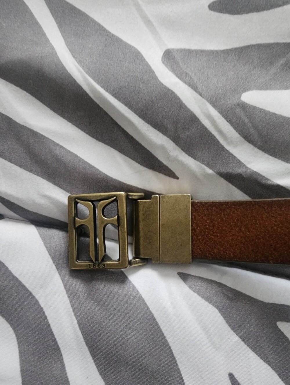 Frye Women's Brown Leather Belt with Antique Brass Buckle
